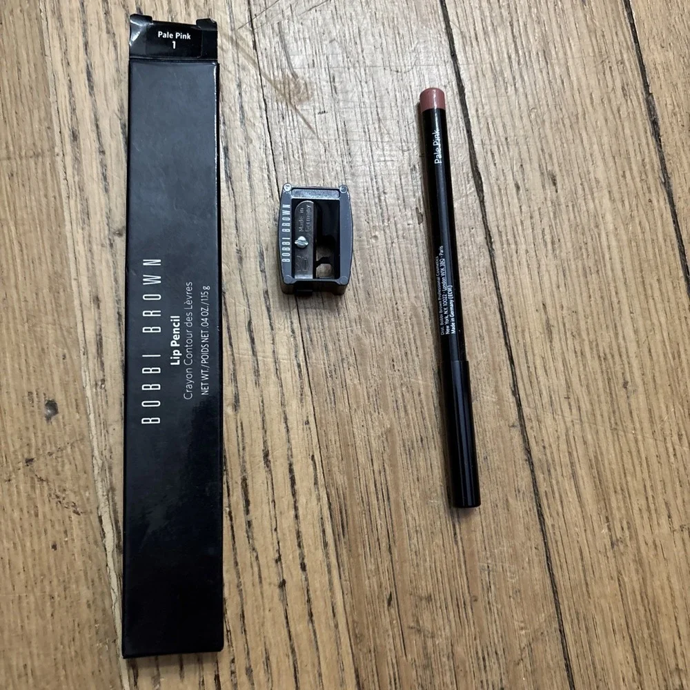 Bobbi Brown Pale Pink Lip Liner Lip Pencil .04oz/1.15g Sharpener New